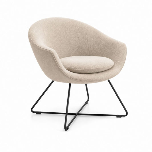Cocktailsessel Beige mit Polyester-Bouclébezug und schwarzem Stahlgestell 72 x 78 x 74 cm